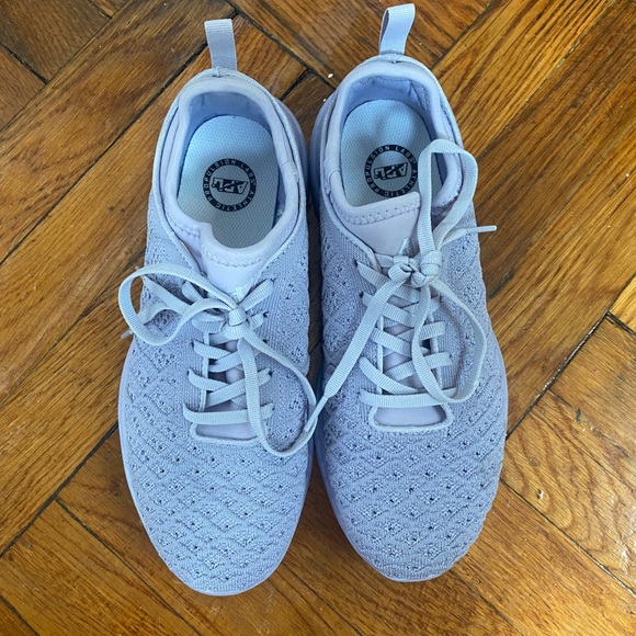 APL Techloom Pro Sneakers Lavender - Women’s 8.5 - Picture 1 of 5